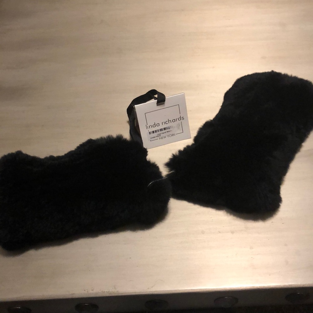 Genuine Rex rabbit black hand warmers!! 🖤
